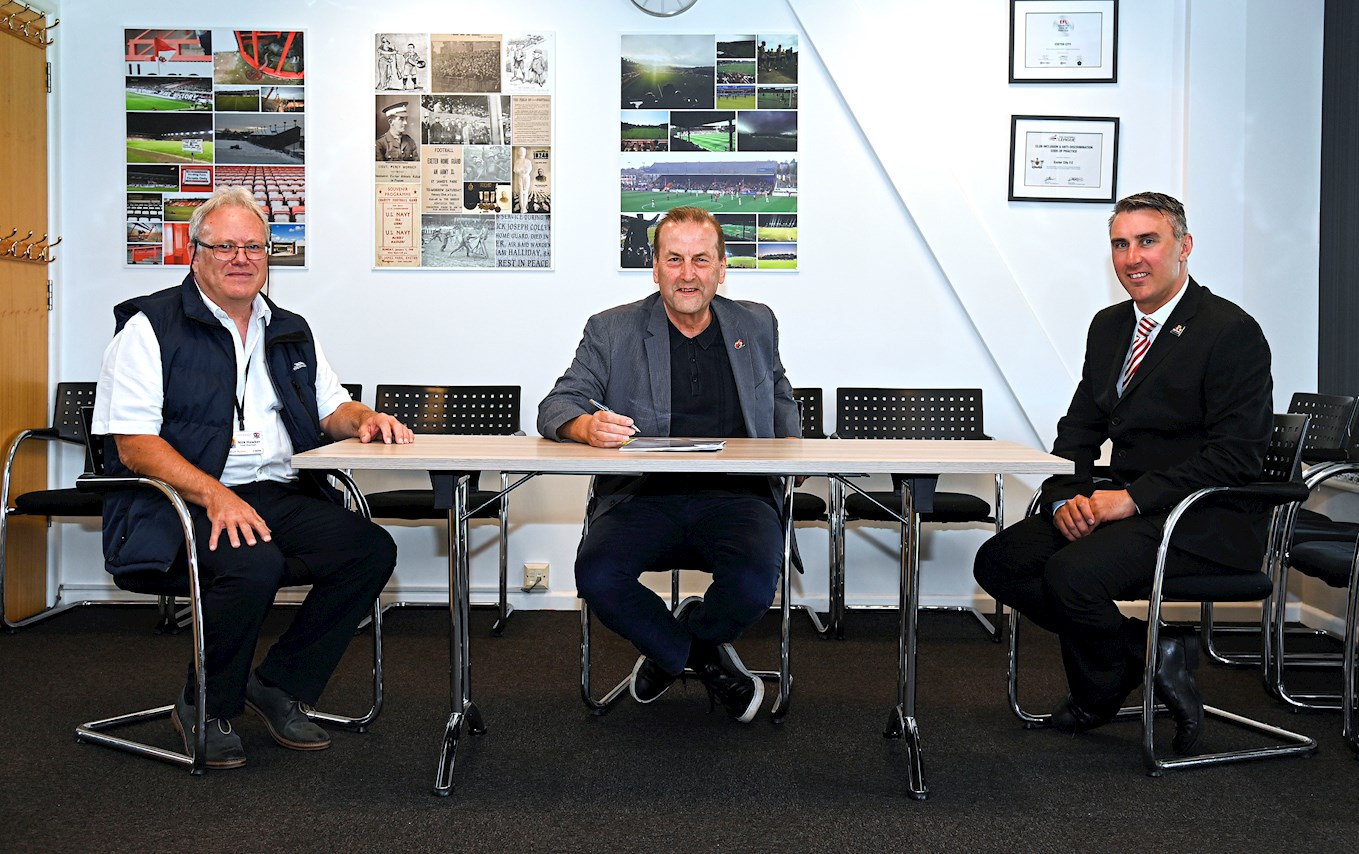 L-R Nick Hawker, Cllr Phil Bialyk, Justin Quick[1].jpg